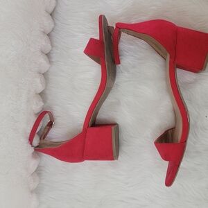 Elegant Red Block Heel Sandals.size 8